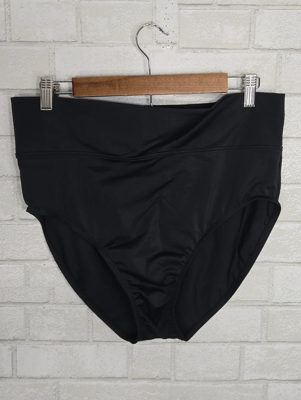 Trimshaper black bikini bottoms
